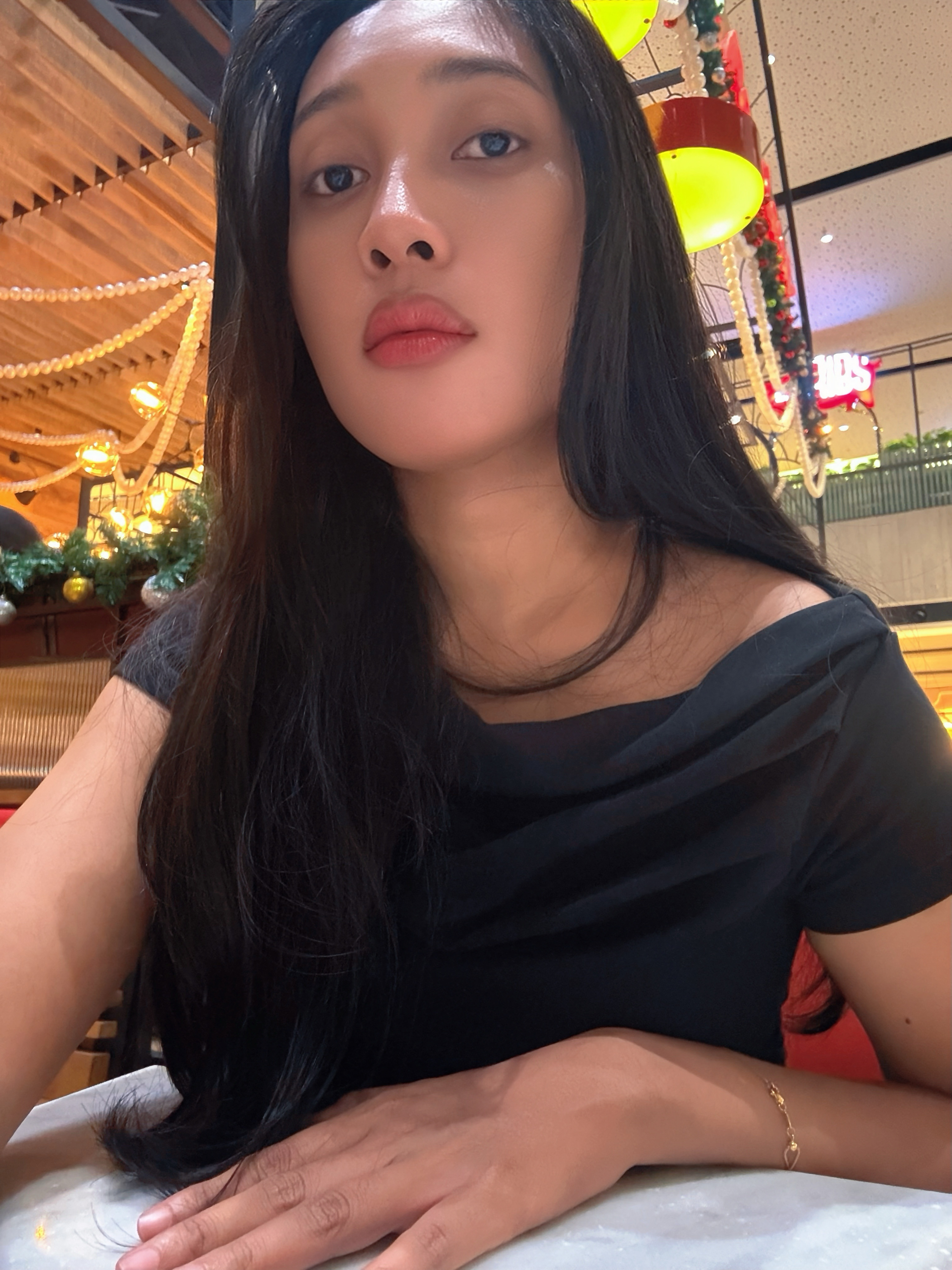 Novi Supraptiningsih portrait