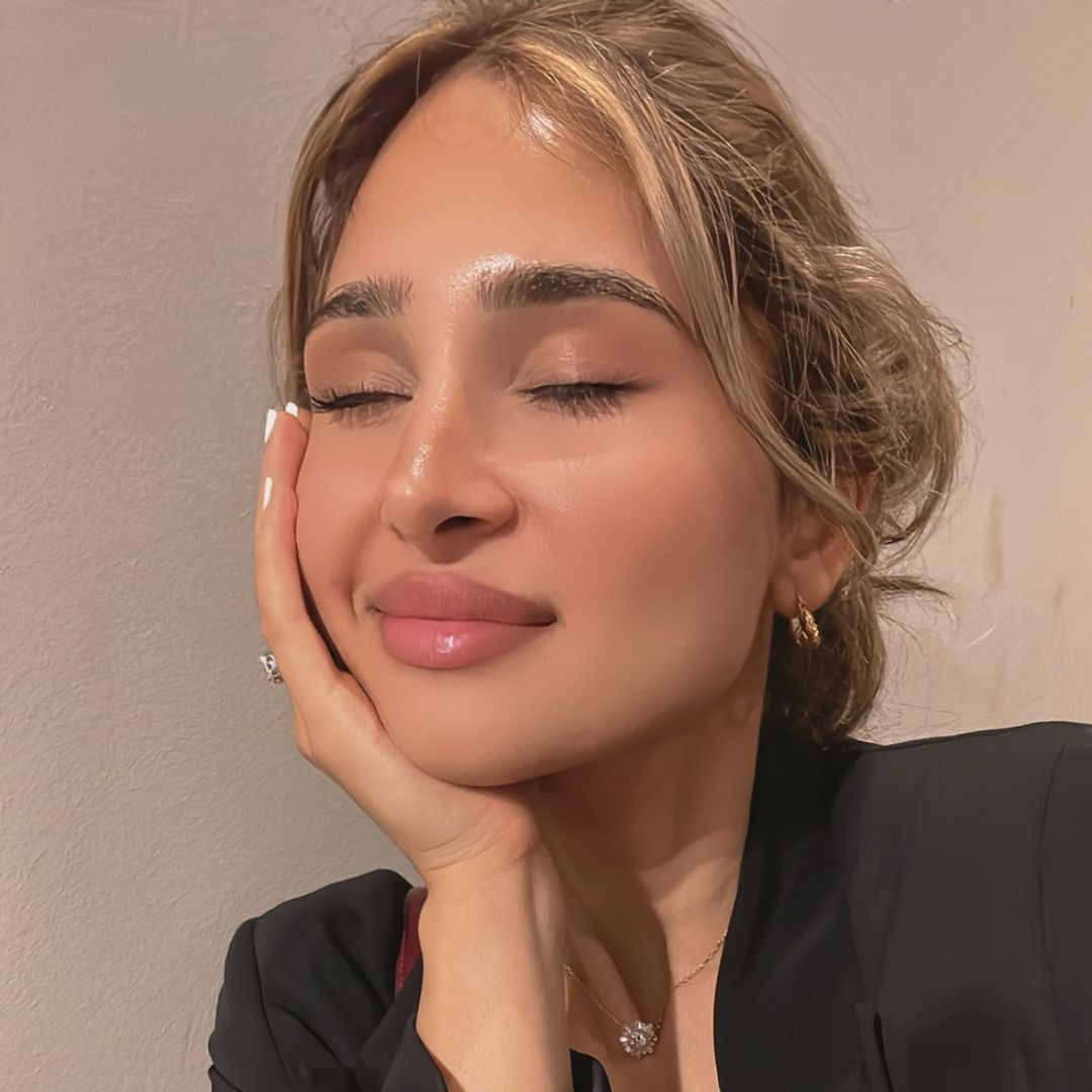AROOJ portrait