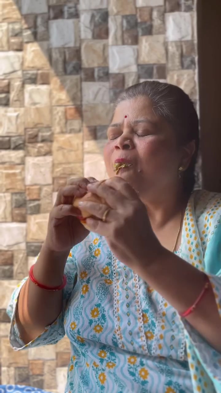Tanvi Mishra UGC video for Louis Burger — talking head